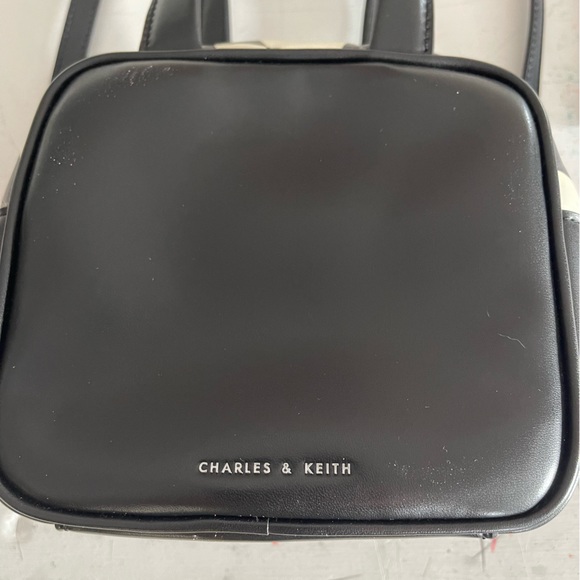 CHARLES & KEITH black and white box shaped purse - Picture 5 of 15